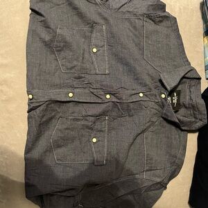 Men’s H&M Dark Gray Button-Up Short-Sleeve Shirt